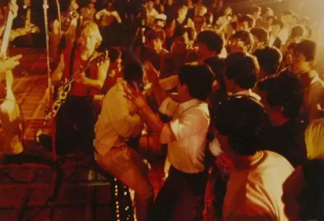 中國搖滾最早的傳教士，是來自八個不同國家的外國友人