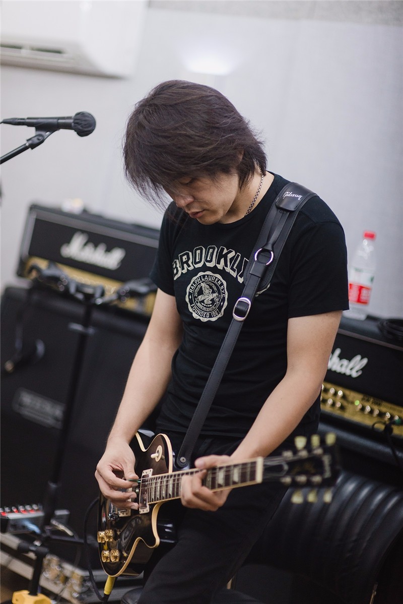 滿江“降噪”V搖滾-民謠系列音樂(lè)會(huì)彩排，新專輯正在錄制中