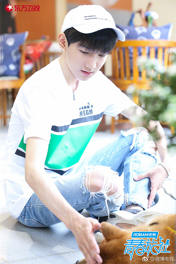 王源加盟東方衛(wèi)視《青春旅社》，看少年idol如何延續(xù)青春力量