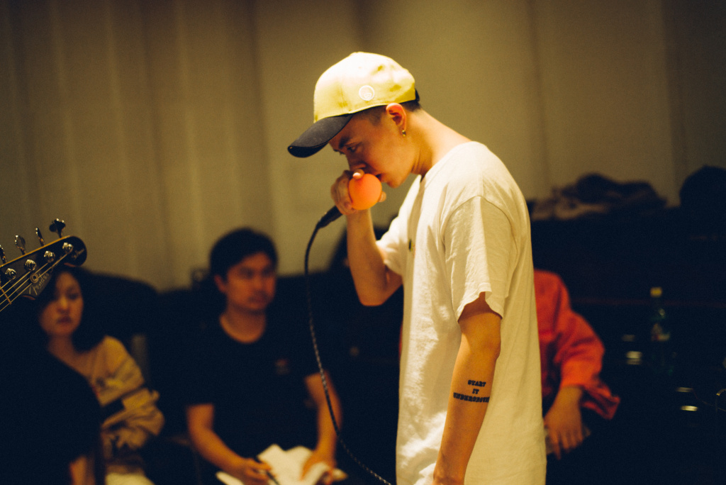 “我在學著滿足”，Jony J《我的快樂很便宜》MV上線