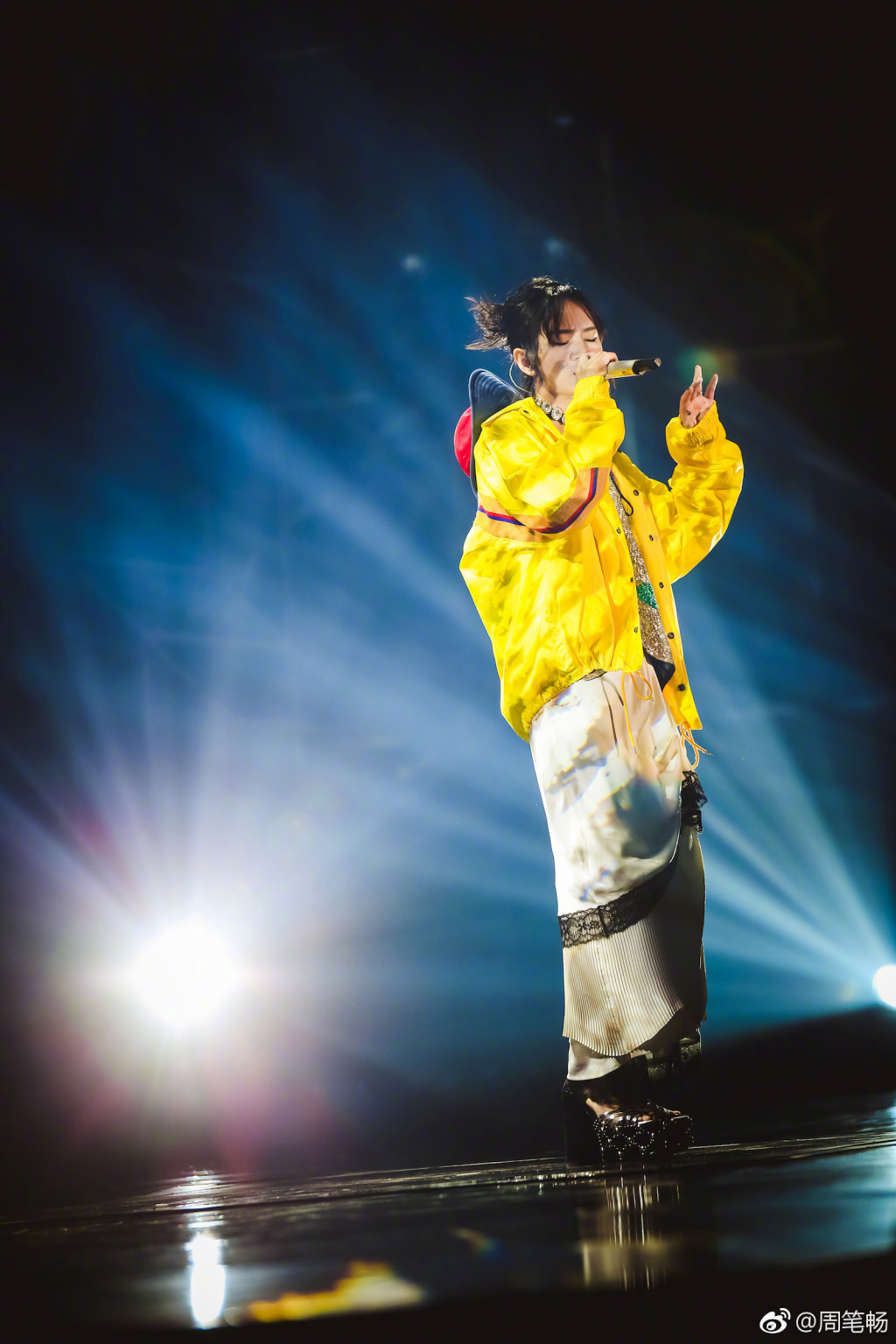 脫離制約，周筆暢全新專輯《Not Typical》重磅上線