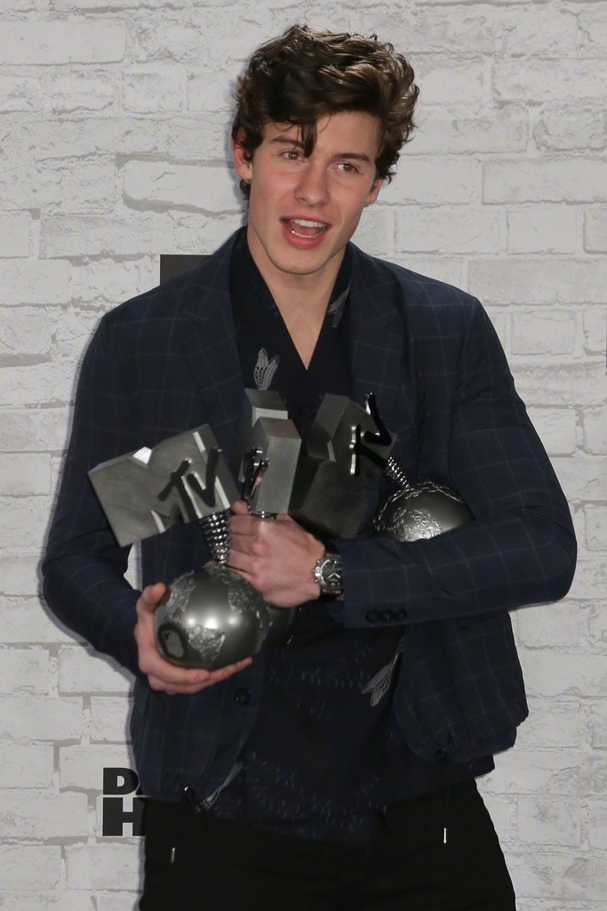 獨攬四獎，萌德成為此屆MTVEMA頒獎典禮最大贏家