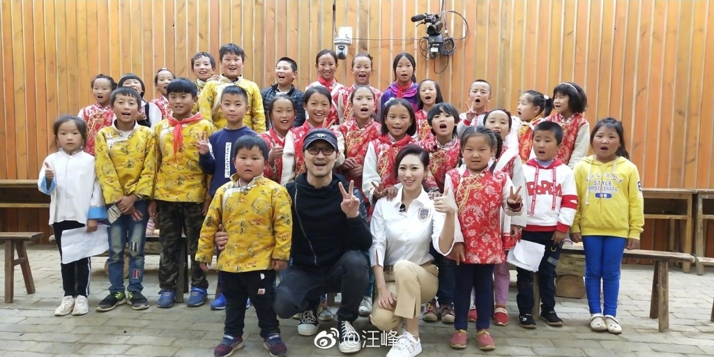 汪峰錄制節(jié)目前與章子怡通電話，滿滿的全是愛