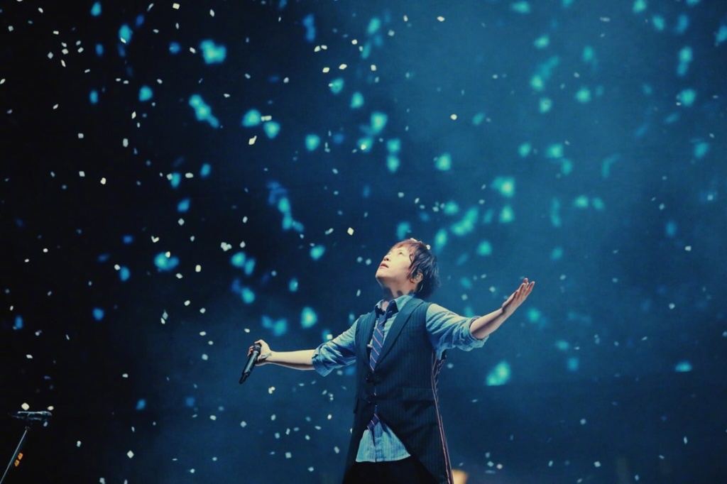 感謝你一直陪伴于左右，阿信生日快樂