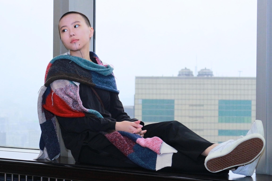 竇靖童自曝單身許久，剃過光頭后王菲卻毫無反應